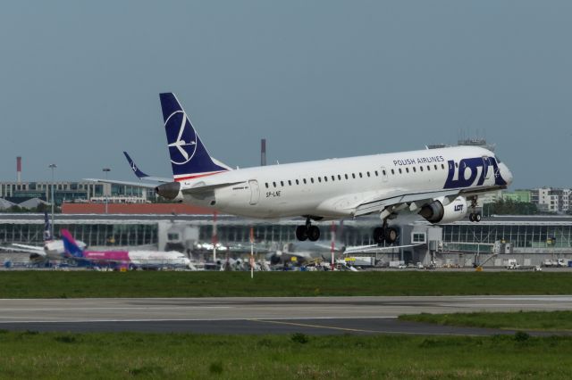 EMBRAER 195 (SP-LNE) - SPOTTING WAW/EPWA