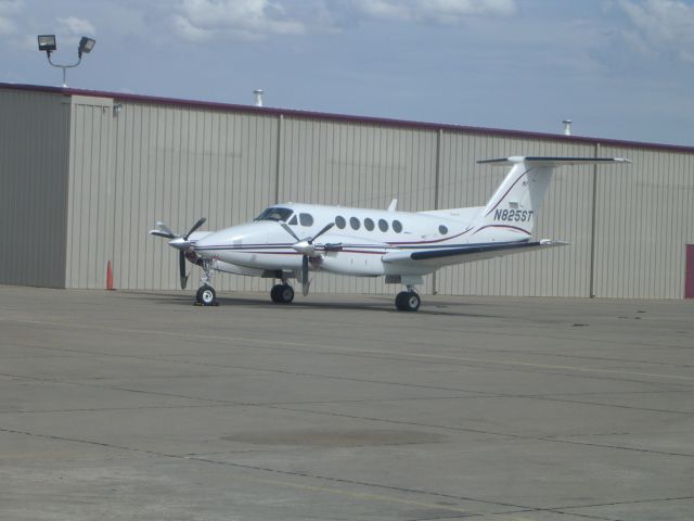 Beechcraft Super King Air 200 (N825ST)