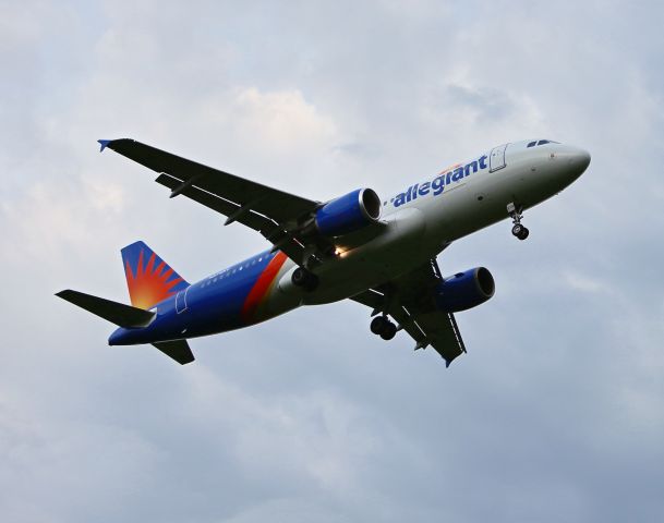 Airbus A320 (N274NV) - Allegiant 2162 arriving Lexington from Orlando Sanford International.