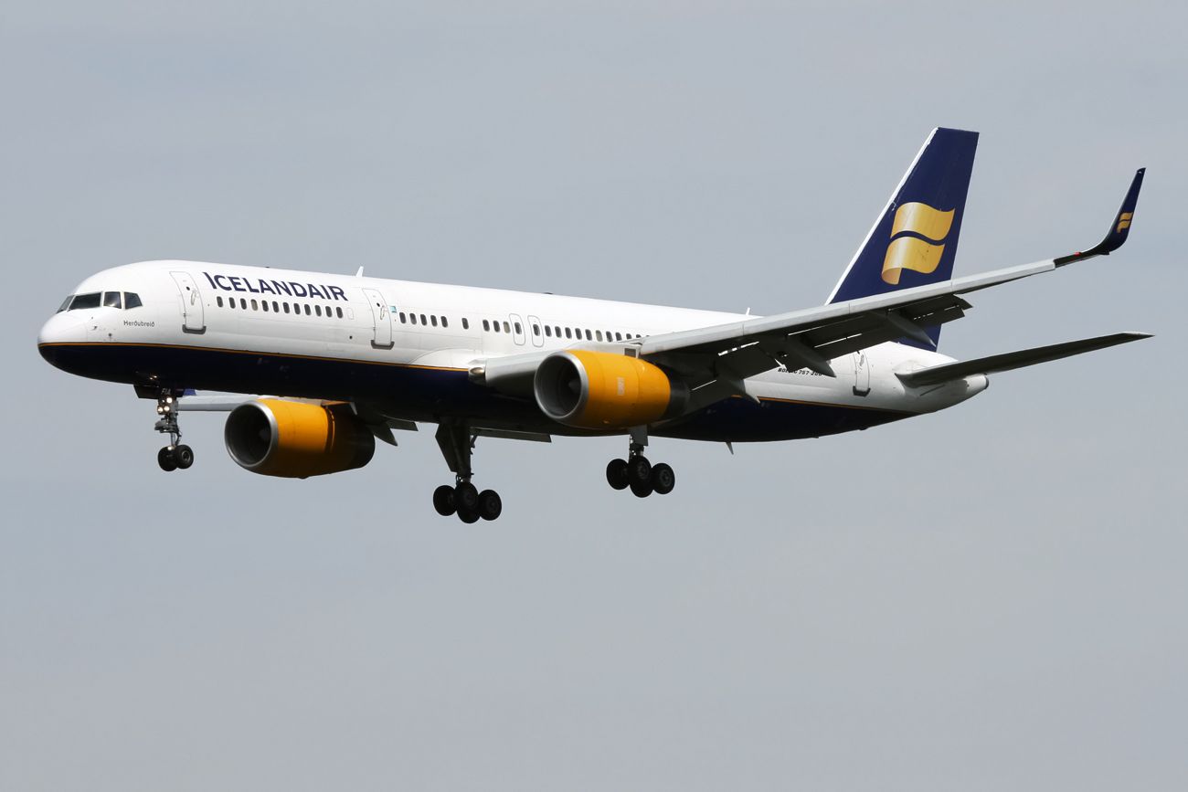 Boeing 757-200 (TF-FIA)