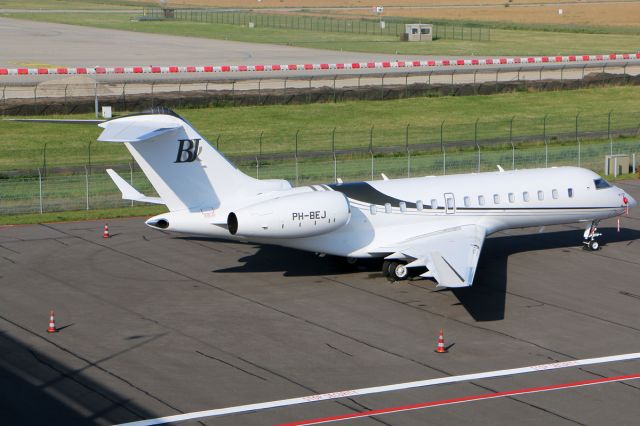 Bombardier Global 5000 (PH-BEJ)
