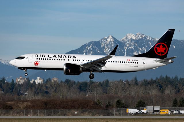 Boeing 737 MAX 8 (C-GEKZ)