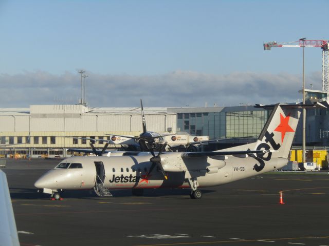 de Havilland Dash 8-300 (VH-SBI)
