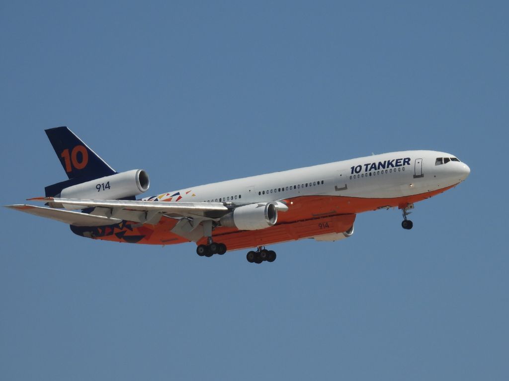 McDonnell Douglas DC-10 (N603AX) - 10Tanker 914 inbound.