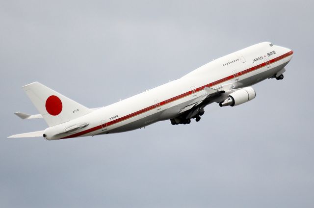 Boeing 747-400 (20-1101) - Japan Air Force 001 Heavy heading to Andrews AFB. Boston was the first stop on  Japanese Prime Minister Shinzō Abes week long U.S. visit.