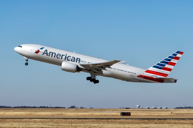 Boeing 777-200 (N780AN)