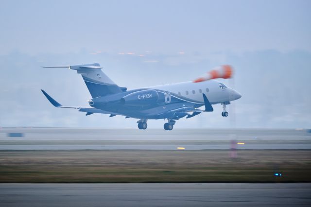 Embraer Legacy 450 (C-FASV)