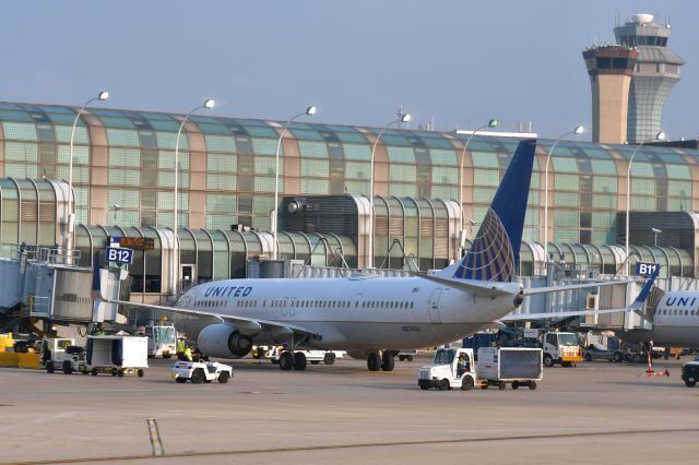 Boeing 737-900 (N37456) - United Boeing 737-924ER(WL) N37456 in Chicago 