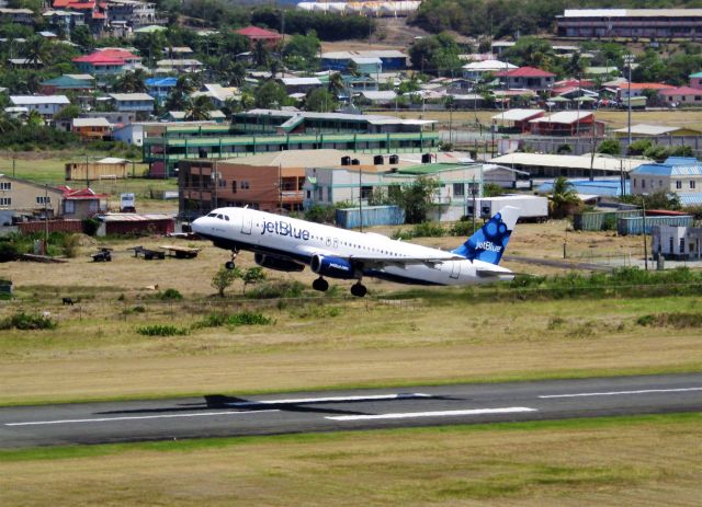 Airbus A320 (N634JB)