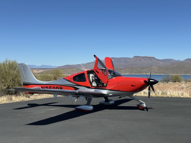 Cirrus SR-22 (N250PW)