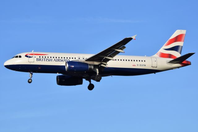 Airbus A320 (G-EUYN) - 18 Dec 2017. On short finals to RW27L