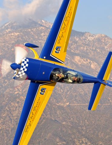 EXTRA EA-300 (N7XT) - Knife edge near Cucamonga peak