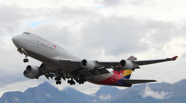 Boeing 747-400 (HL7618)