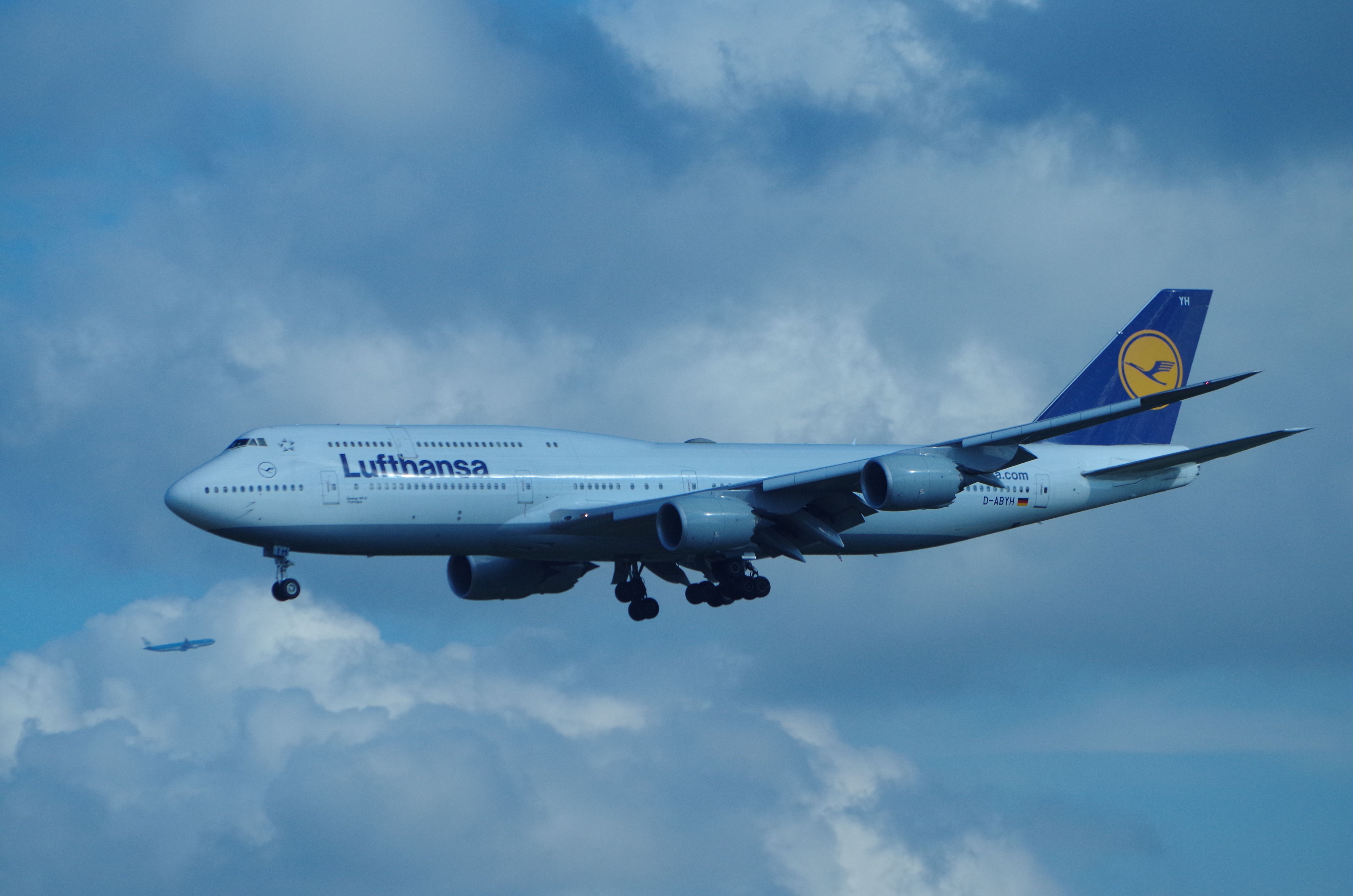 BOEING 747-8 (D-ABYH) - Arriving form Frankfurt.