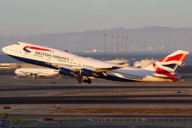 Boeing 747-400 (G-CIVR)