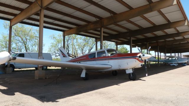 Piper PA-24 Comanche (N6923P)