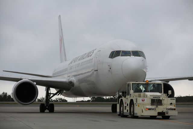 BOEING 767-300 (JA8399) - 03 September 2016: Push Back for departure to HND (Haneda Tokyo Int. Airport).