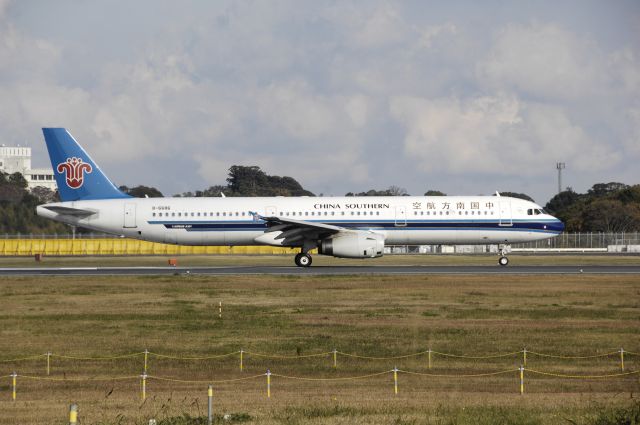 Airbus A321 (B-6666) - Departure at NRT Airport Runway 16R on 2011/11/23