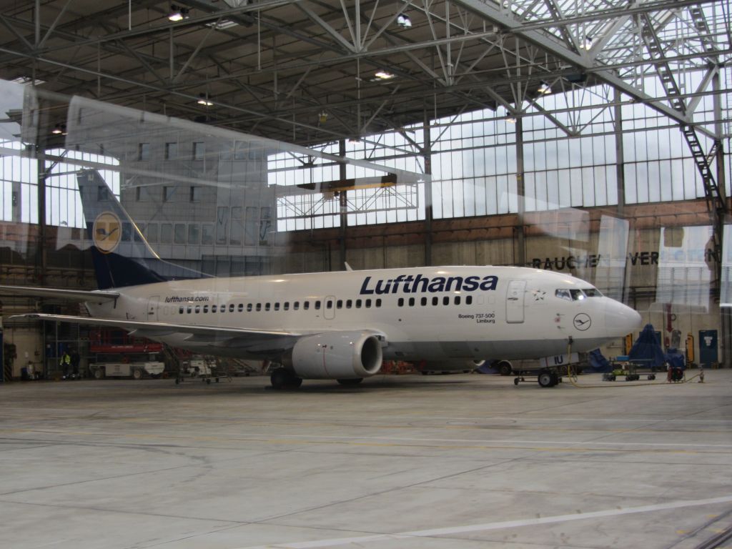 Boeing 737-500 (D-ABIU)