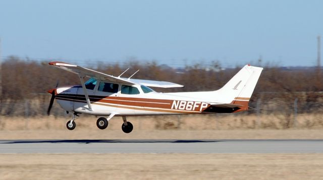 Cessna Skyhawk (N86FP)