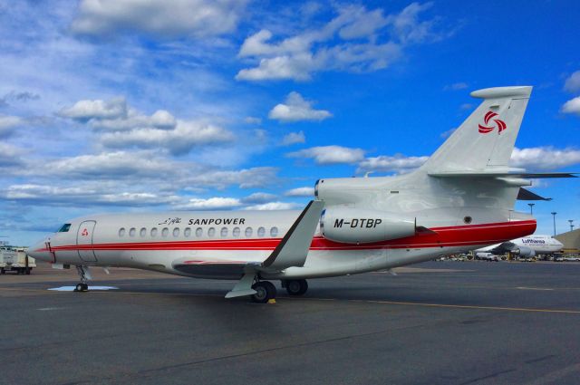 Dassault Falcon 7X (M-DTBP) - Isle of Mann registered Dassault Falcon 7X !