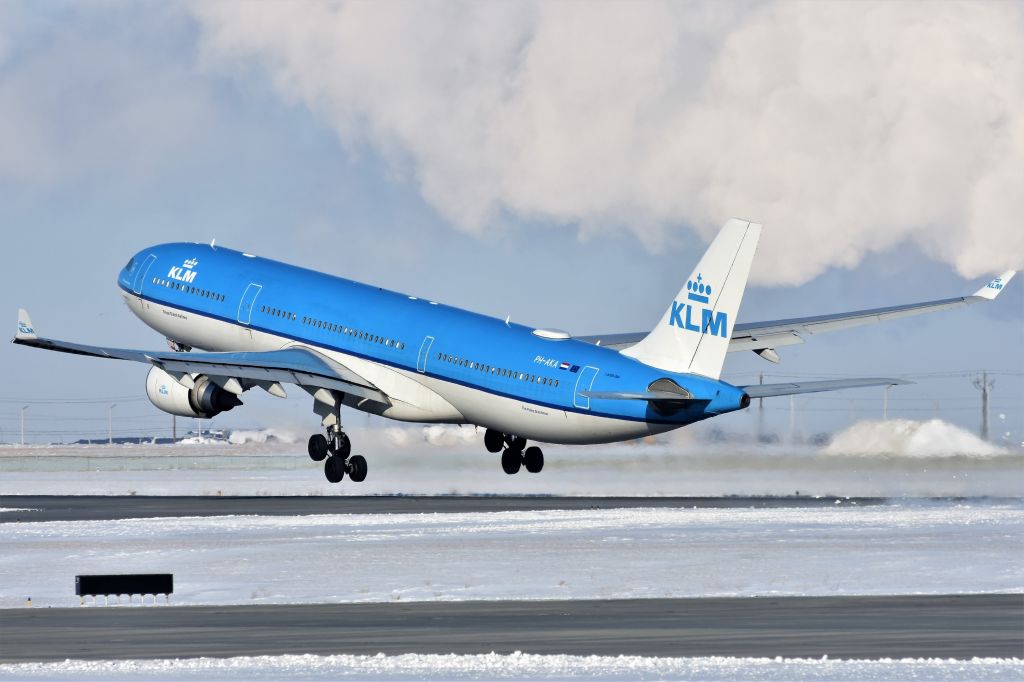 Airbus A330-300 (PH-AKA) - KLM Airbus A330-303 departing YYC on Feb 25.
