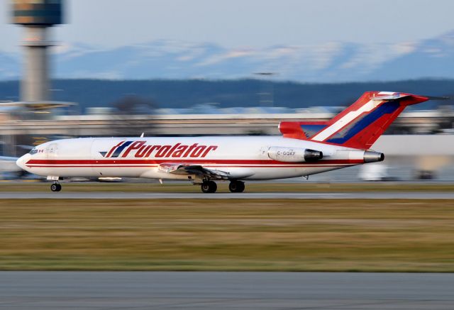 Boeing 727-100 (C-GQKF)