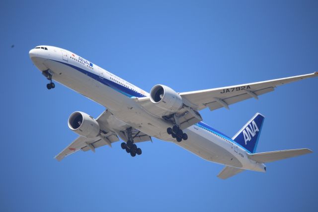 BOEING 777-300 (JA792A)