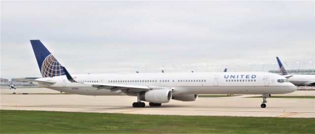 BOEING 757-300 (N75851)
