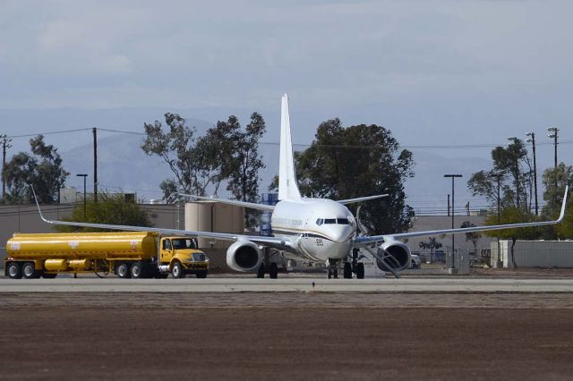 Boeing 737-700 (16-6695) - US Navy Boeing C-40A Clipper BuNo 166695 at NAF el Centro on February 17, 2012