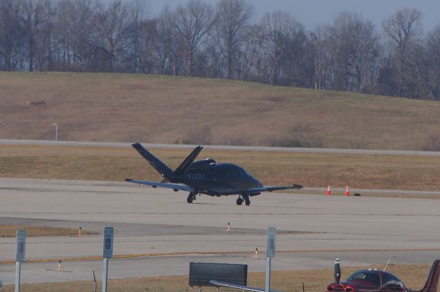 Cirrus Vision SF50 (N121RT)
