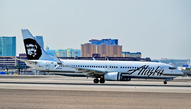 Boeing 737-800 (N520AS) - N520AS Alaska Airlines 2009 Boeing 737-890 - cn 36481 in  2812 - Split Scinitar Wingletbr /br /Las Vegas - McCarran International Airport (LAS / KLAS)br /USA - Nevada August 19, 2015br /Photo: Tomás Del Coro