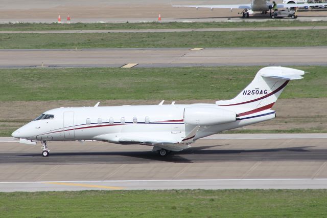 Bombardier Challenger 300 (N250AG)