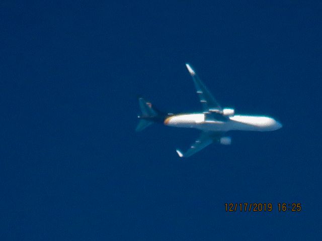 BOEING 767-300 (N349UP)