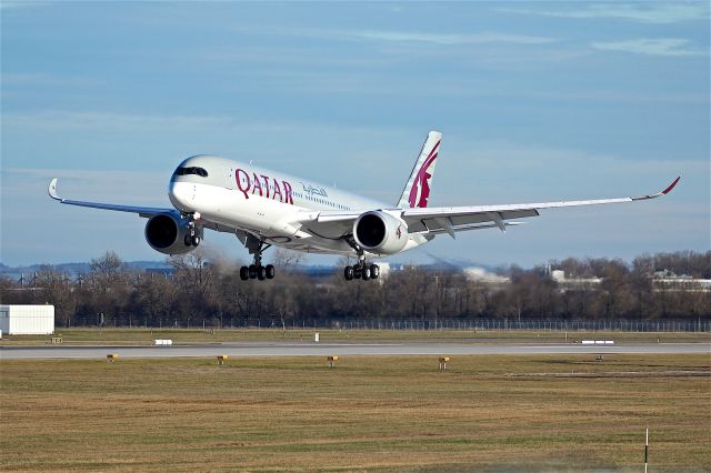 Airbus A330-300 (A7-ALG)