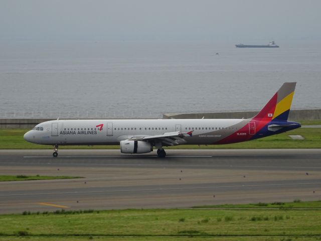 Airbus A321 (HL8265)