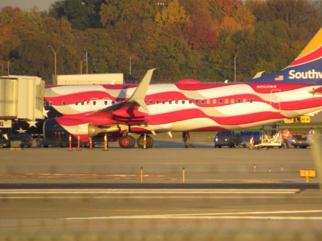 Boeing 737-800 (N500WR) - Freedom one parked at B15 