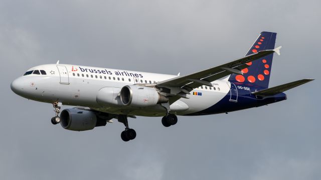 Airbus A319 (OO-SSX)