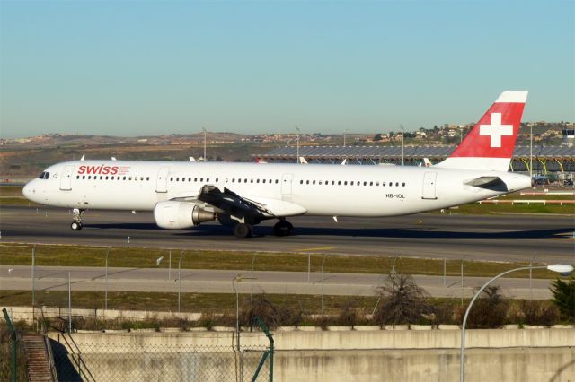 Airbus A321 (HB-IOL)