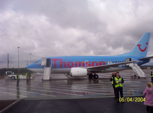 Boeing 737-500 (G-THOB) - G-THOB