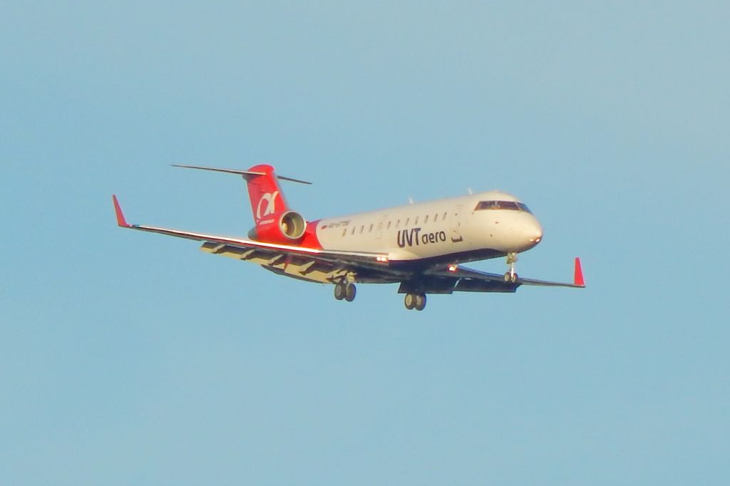 Canadair Regional Jet CRJ-200 (RA-67156)