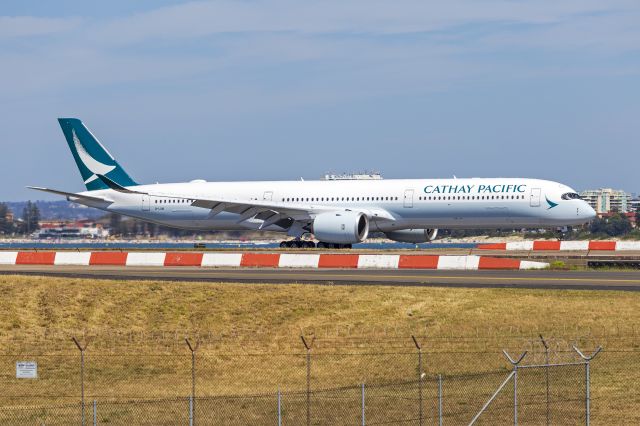 Airbus A350-1000 (B-LXM) - Cathay Pacific (B-LXM) Airbus A350-1041 taxiing at Sydney Airport.