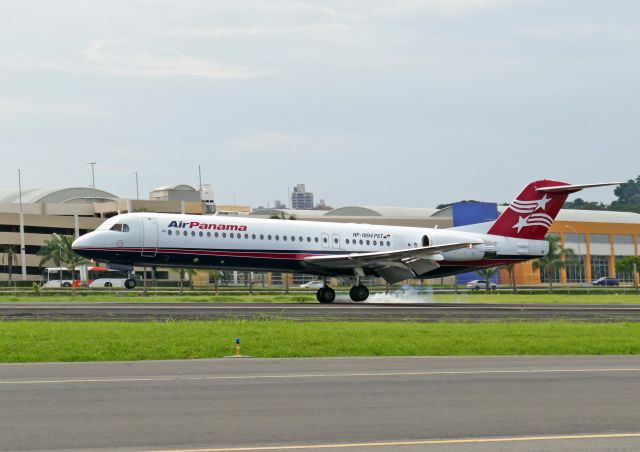 Fokker 100 (HP-1894PST)