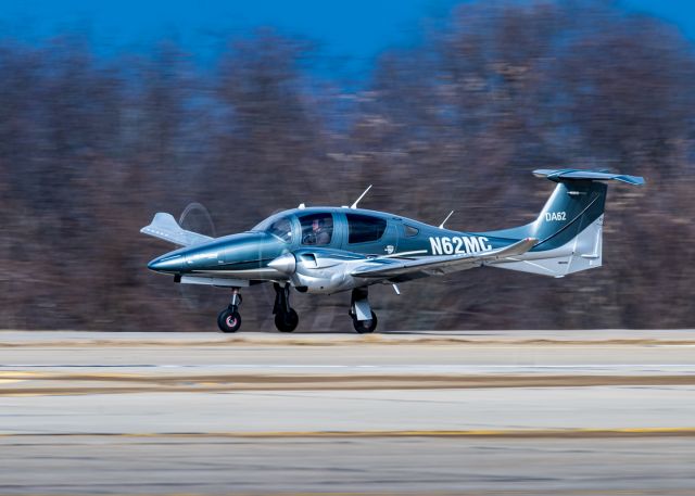 Diamond DA-62 (N62MC) - Diamond DA62 taking off at Allegheny County Airport, Pittsburgh, PA.