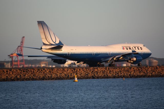 Boeing 747-400 (N118UA)