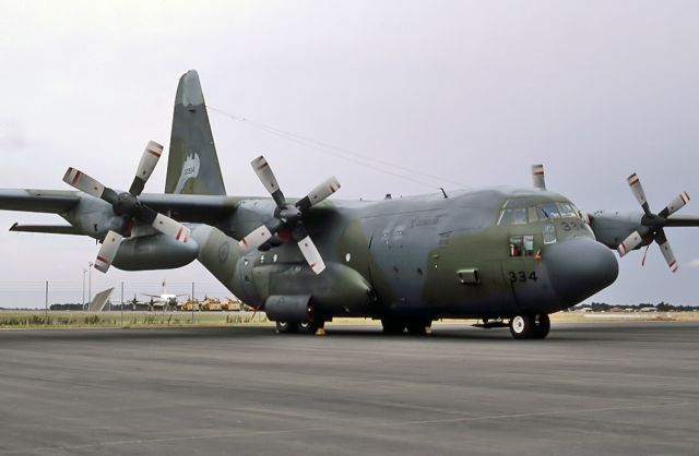 13-0334 — - CANADA - AIR FORCE - LOCKHEED CC-130H HERCULES (C-130H/L-382) - REG 130334 (CN 382-4994) - EDINBURGH RAAF BASE ADELAIDE SA. AUSTRALIA - YPED (16/11/1986)
