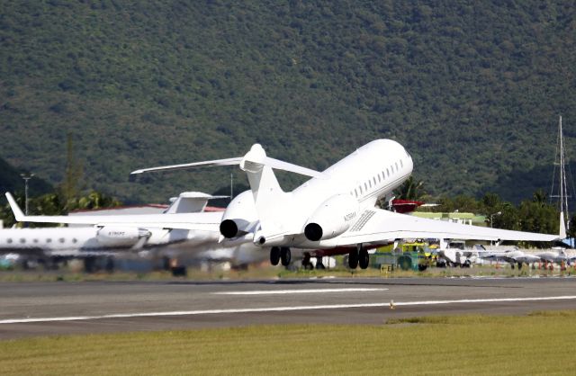 Bombardier Global Express (N268AA)