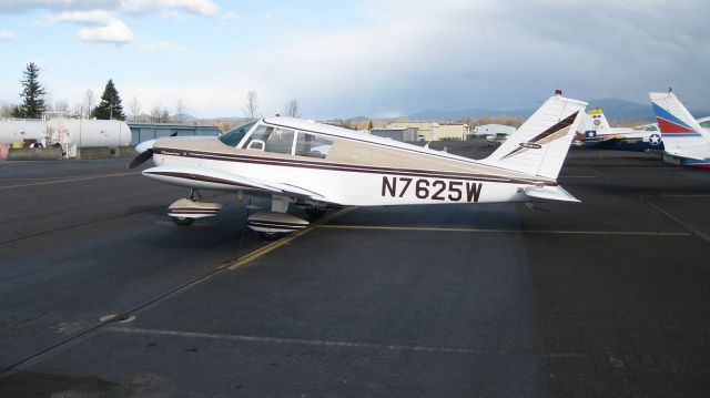 Piper Cherokee (N7625W)