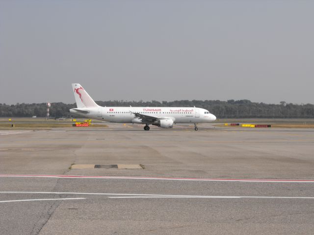Airbus A320 (TS-IMH)