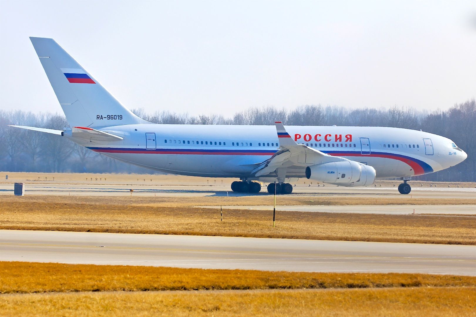 Ilyushin Il-96 (RA-96019)